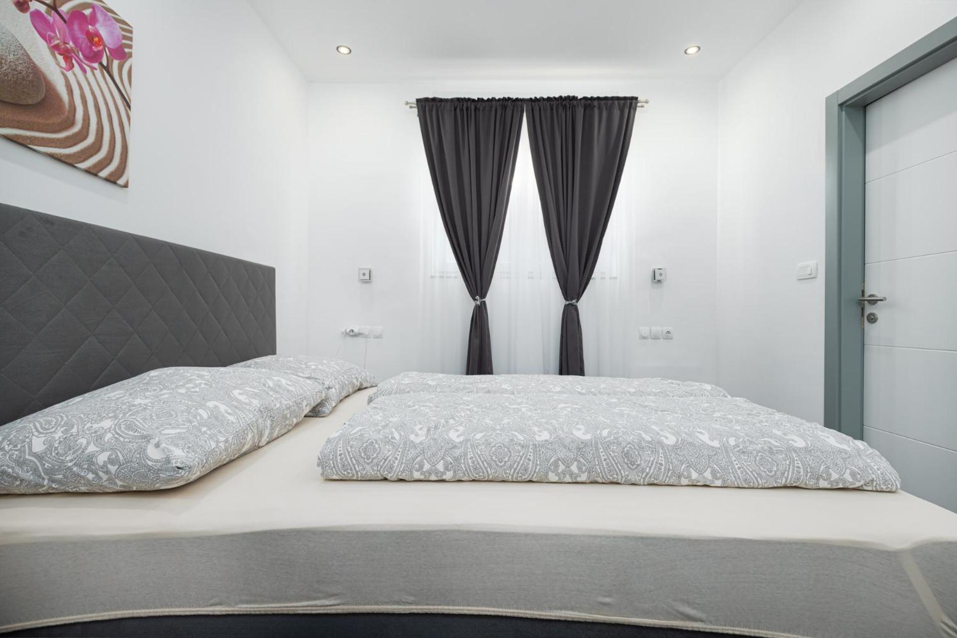 Rooms And Studio Flora Пореч Екстериор снимка
