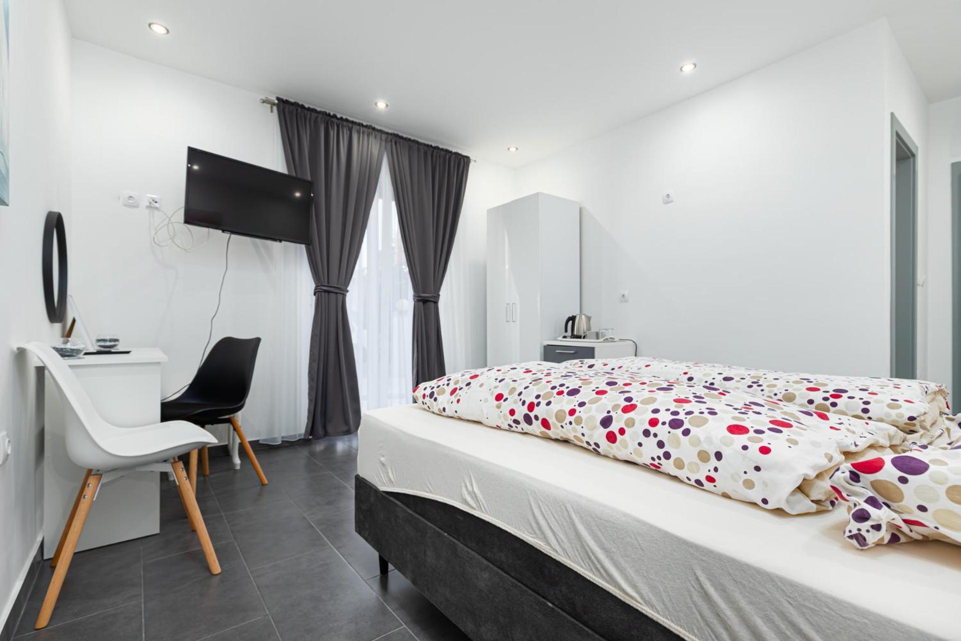 Rooms And Studio Flora Пореч Екстериор снимка
