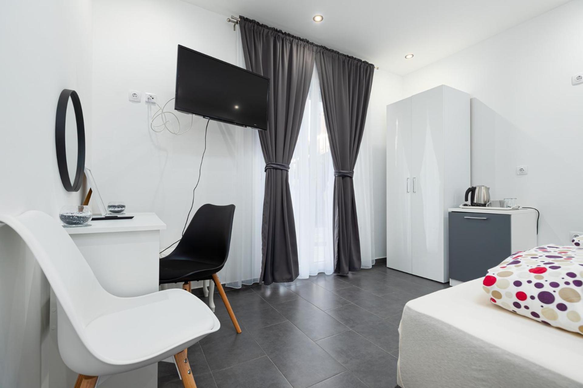 Rooms And Studio Flora Пореч Екстериор снимка